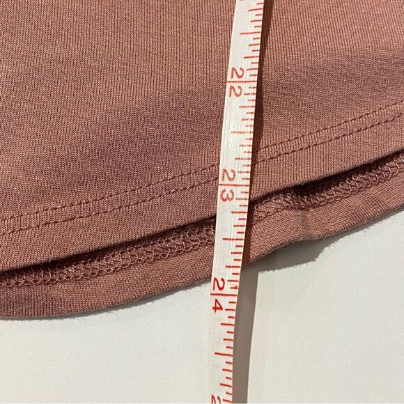 Women's Tahari Blush Pink 3/4 Sleeve Lightweight V neck Round Hem Top Size XS - Picture 8 of 10